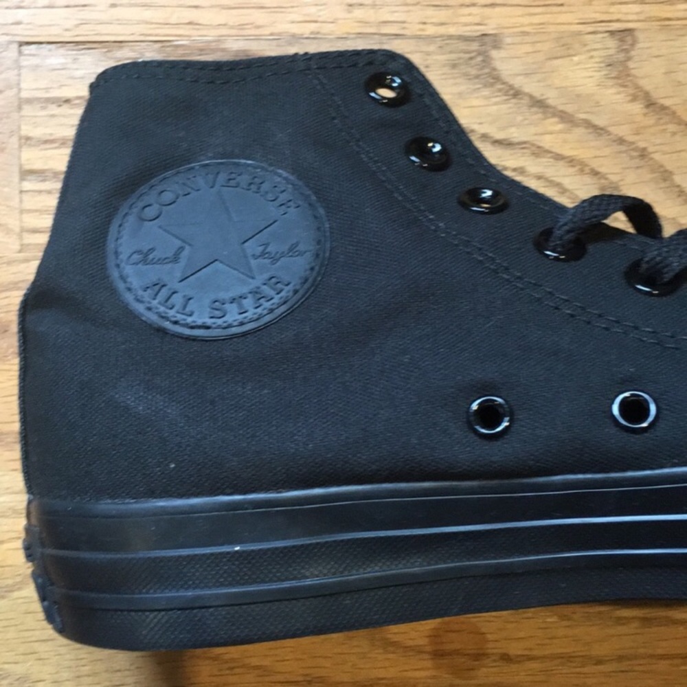 Brand new all black converse